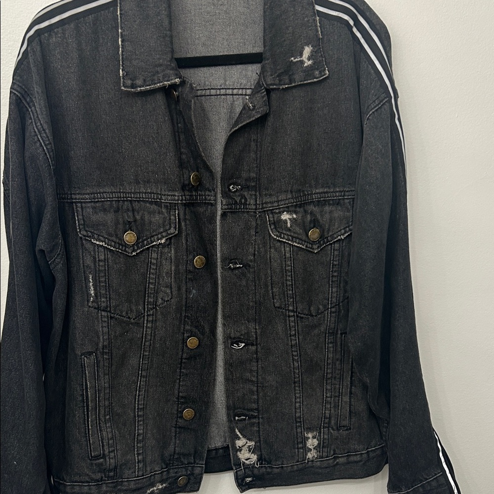 Oversized Carmar Distressed Black Denim Jacket